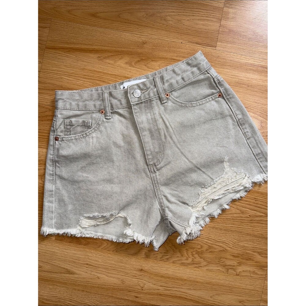 SONG High-Rise Distressed Denim Shorts in Light Gray Size 1/25